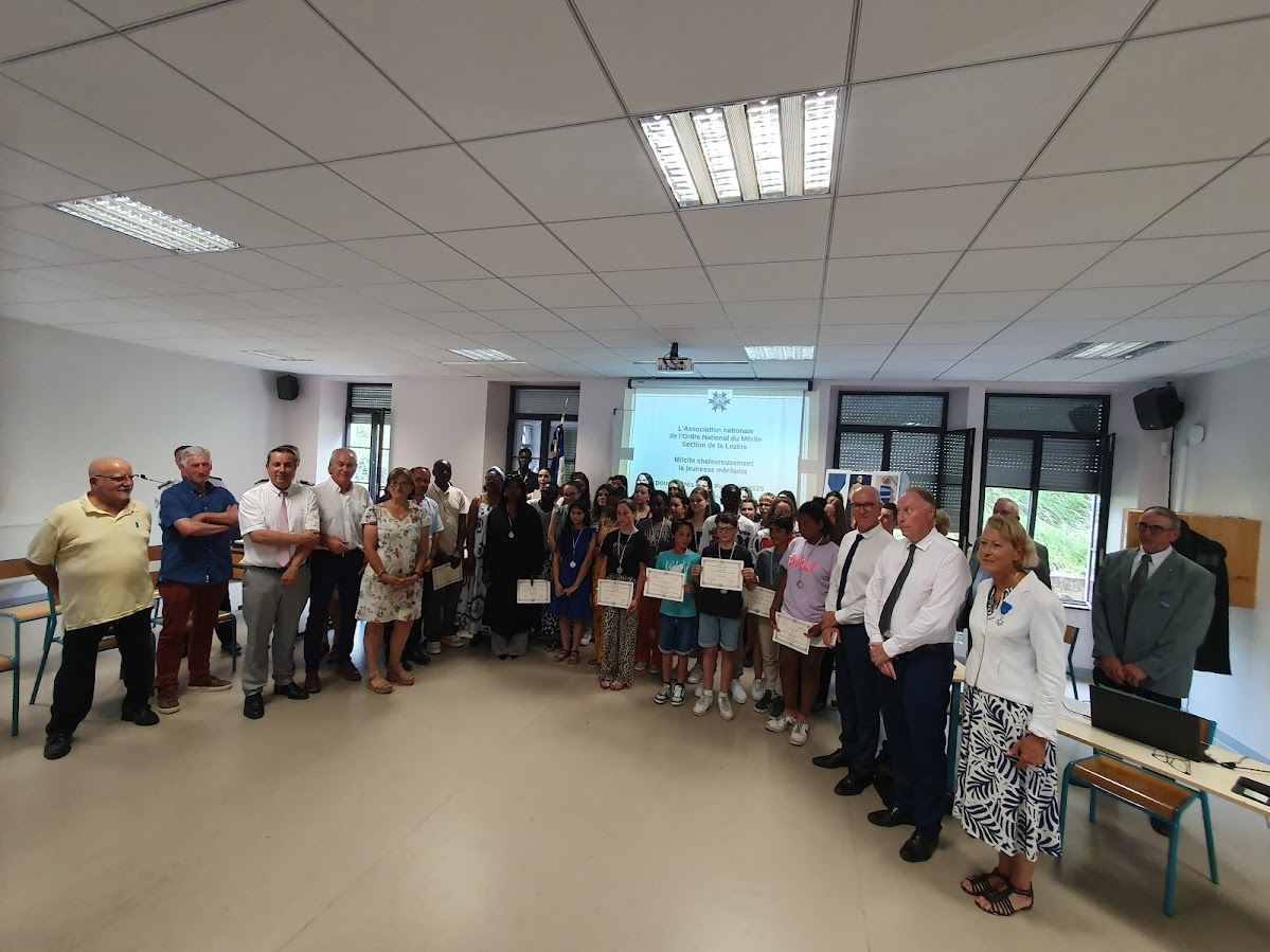 ENGAGEMENT et CIVISME DES JEUNES  PROMOTION 2025 : 75 jeunes récompensés